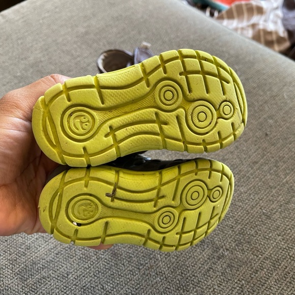 Surprize Water Shoes Slip On Baby Kids Sneakers Shoes Toddlers Size 5 - Picture 4 of 5